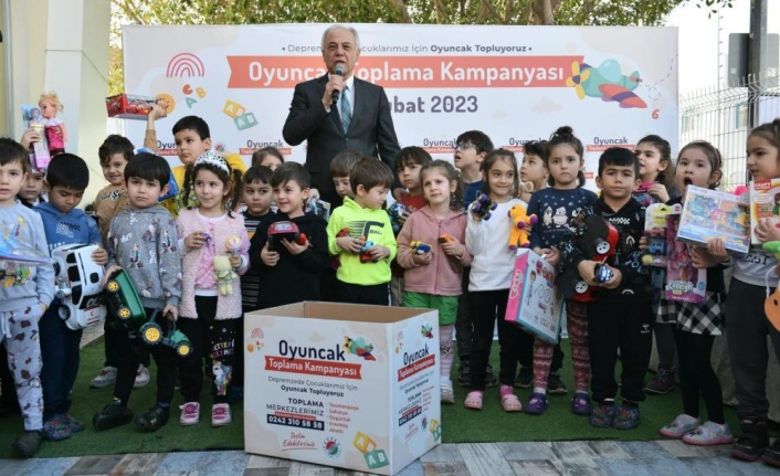 Kepez kreşlerinden depremzede çocuklara oyuncak kampanyası