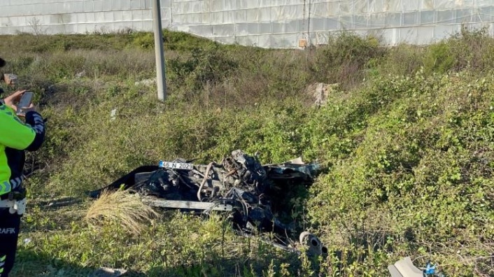Alanya'da otomobil uçuruma yuvarlandı: 3 ölü, 1 ağır yaralı