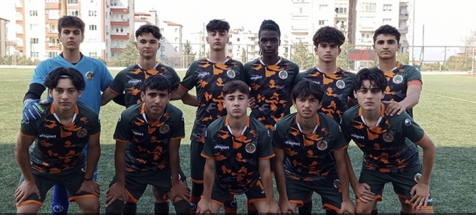 Altyapıda gollü maçlar oynandı