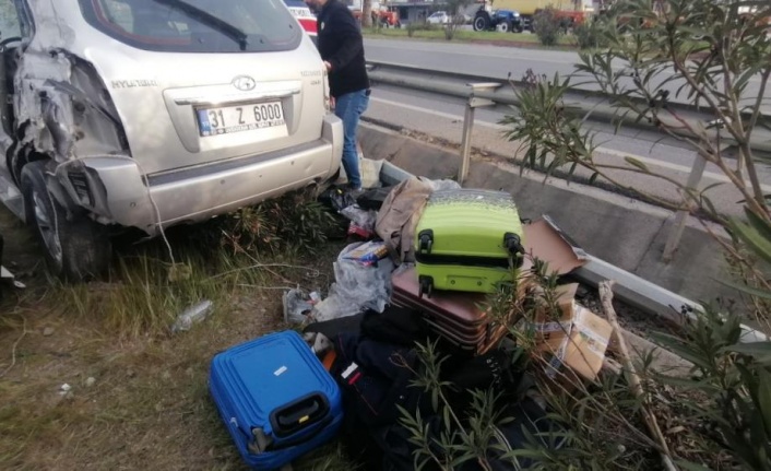 Antalya'ya gelen depremzede çift, geçirdikleri kazada yaralandı