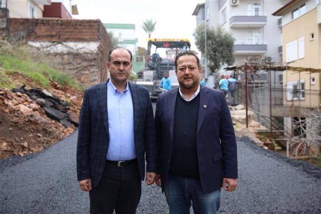 Başkan Yardımcısı Alaettinoğlu asfalt çalışmalarını yerinde inceledi
