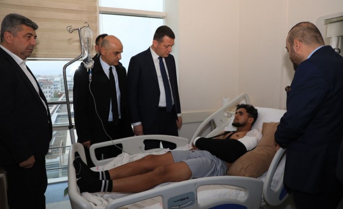 Kaymakam Ürkmezer kaza yapan Armoni Alanya Kestelspor'u ziyaret etti