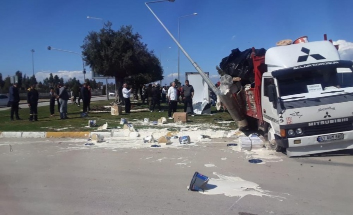 Okul servisi ile kamyon çarpıştı: 5 yaralı