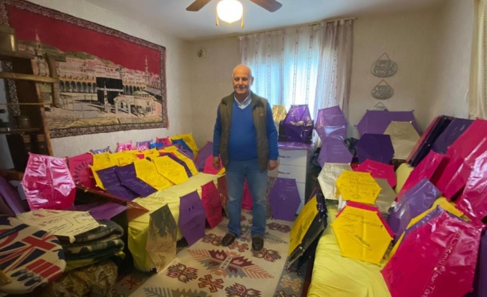 63 yaşındaki polis emeklisi, depremzede çocuklar için 250 uçurtma yaptı