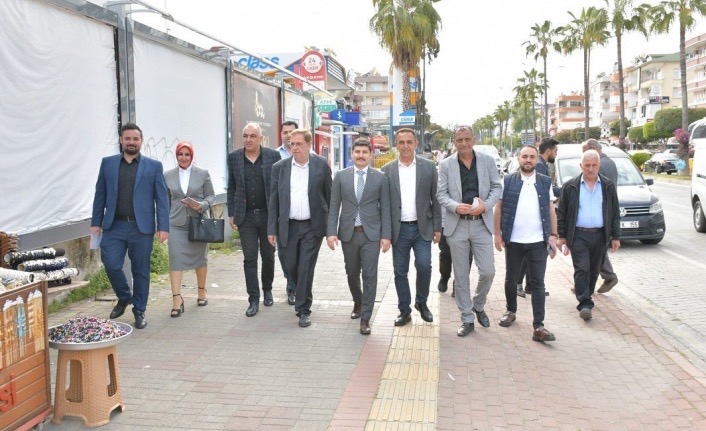 Oğuzhan Çelik, Atatürk Caddesi esnafından destek istedi