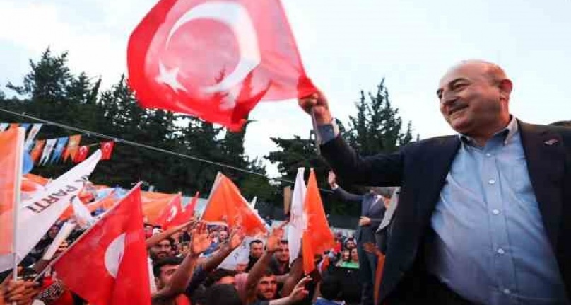 Bakan Çavuşoğlu: "Suriyelileri gönderelim ama insani bir şekilde Türk'e yakışır bir şekilde gönderelim"