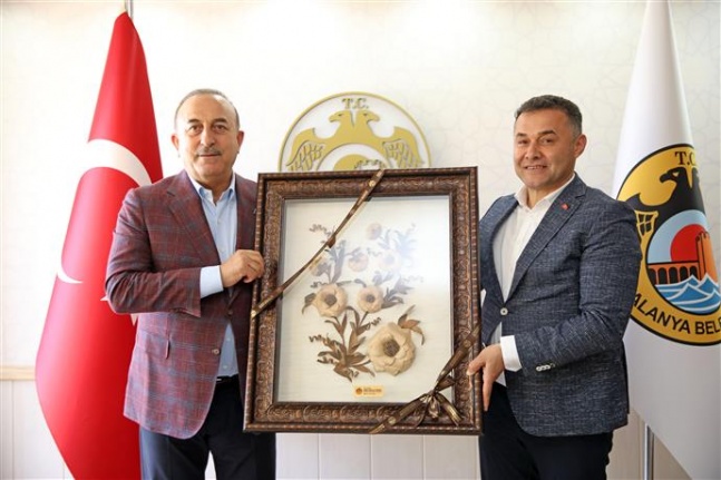 Bakan Çavuşoğlu ve Ersoy'dan Alanya Belediyesi'ne ziyaret