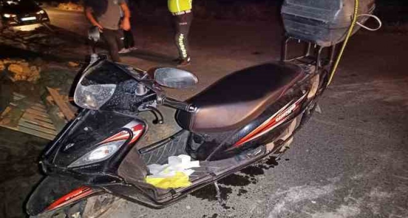Direksiyon hakimiyetini kaybeden motosiklet sürücüsü yaralandı