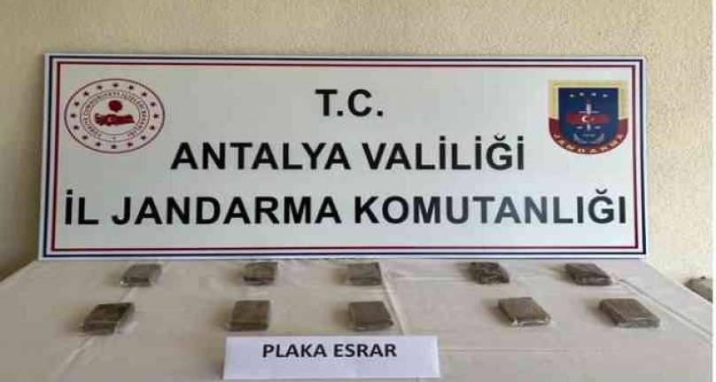 Jandarma uyuşturucu tacirlerine göz açtırmıyor: 33 tutuklama