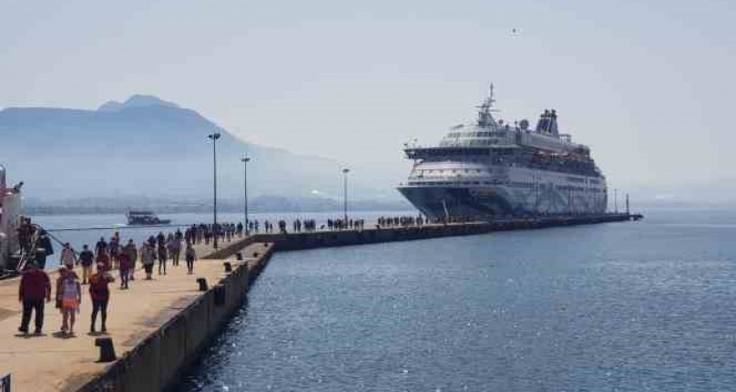 13 yıl aradan sonra İsrailli turist taşıyan ilk gemi Alanya Limanı'na demir attı