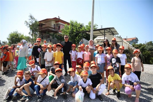 Başkan Yücel 5 Haziran Çevre Haftası'nda çevreci öğrencileri GES'te ağırladı
