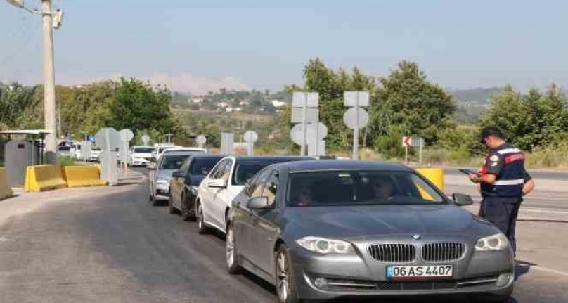Bayramda nüfusun ikiye katlanması beklenen Antalya'ya tatilci akını