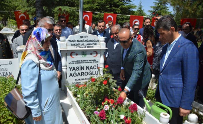 15 Temmuz Şehidi Ağaroğlu mezarı başında anıldı