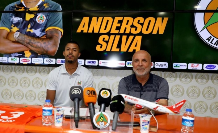 Alanyaspor, Anderson Oliveira Silva ile 4 yıllık sözleşme imzaladı