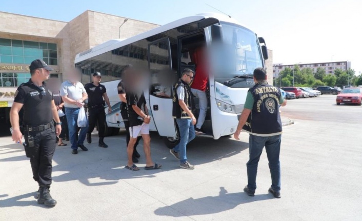 Antalya'da aranan 44 firari yakalandı