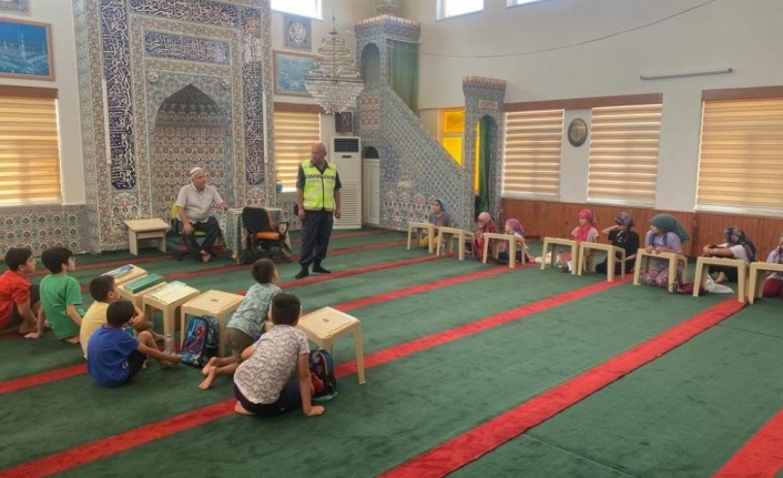 Jandarma, Gazipaşa’da Kur'an kursu öğrencilerine trafik semineri verdi
