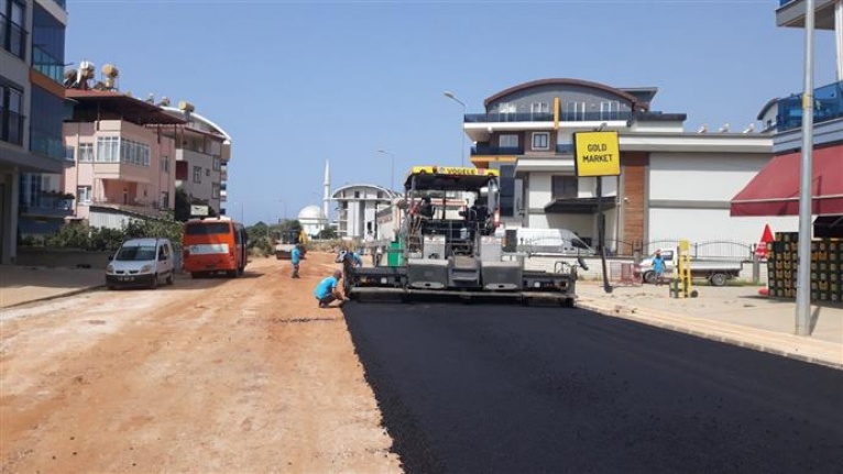 Oba Mahallesi'nde başlatılan asfalt çalışmaları devam ediyor