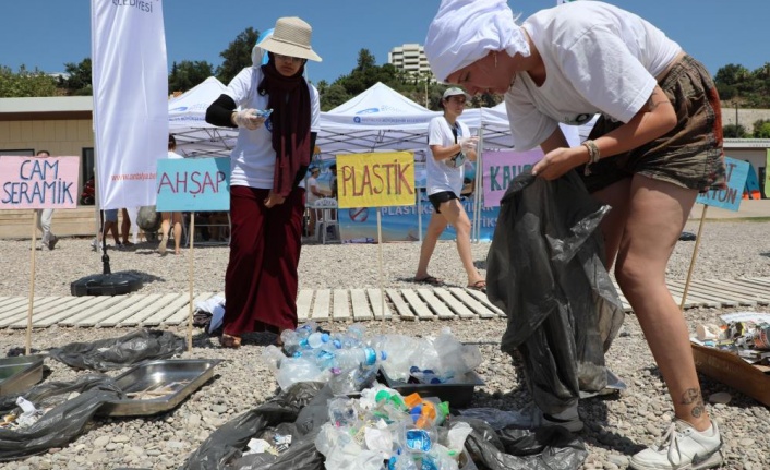 "Plastiksiz Kıyılar, Plastiksiz Sular Projesi" Konyaaltı Sahili’nde başladı