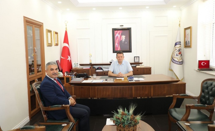 Alanya Halk Eğitim Müdürü Yıldırım, Kaymakam Ürkmezer'i ziyaret etti