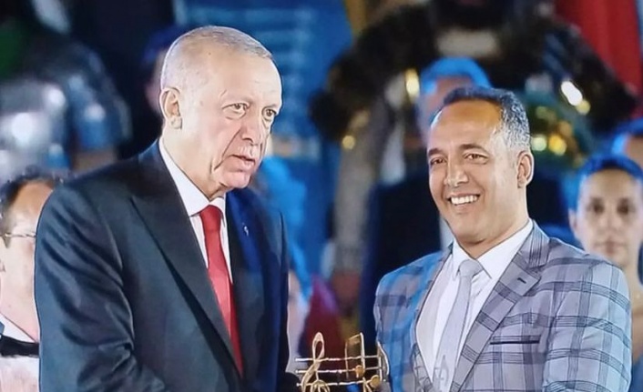 Alanyalı öğretmen ödülünü Erdoğan'dan aldı
