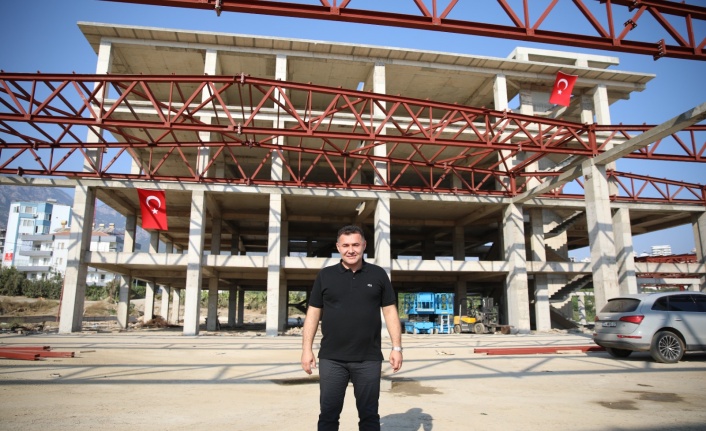 Başkan Yücel Mahmutlar Kültür Merkezi inşaatını inceledi