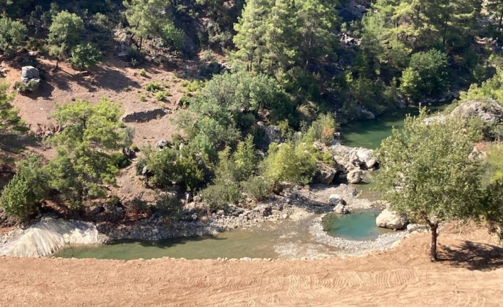 'Çay sularının önünün kesilerek gölet yapıldığı' iddiası