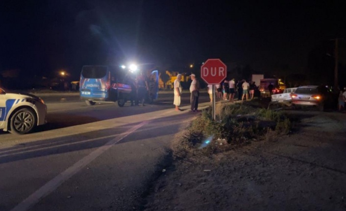 Gazipaşa’da kamyonetle otomobil çarpıştı: 5 yaralı