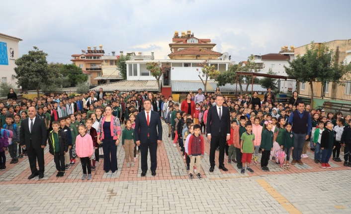 Alanya'da 77 bin 500 öğrenci ders başı yaptı