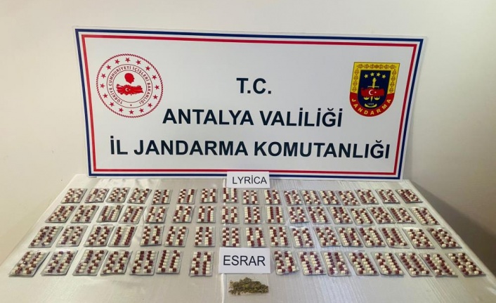 Antalya'da bin 85 adet uyuşturucu hap ele geçirildi