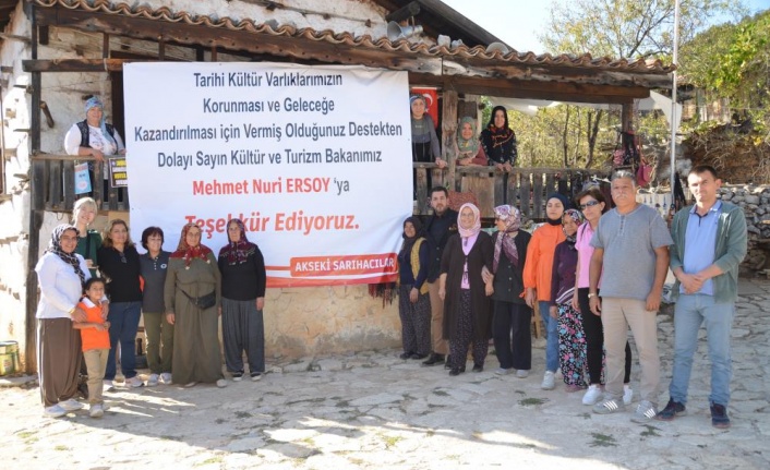 Beton yapı bulunmayan ve düğmeli evleri ile meşhur köye koruma amaçlı imar planı