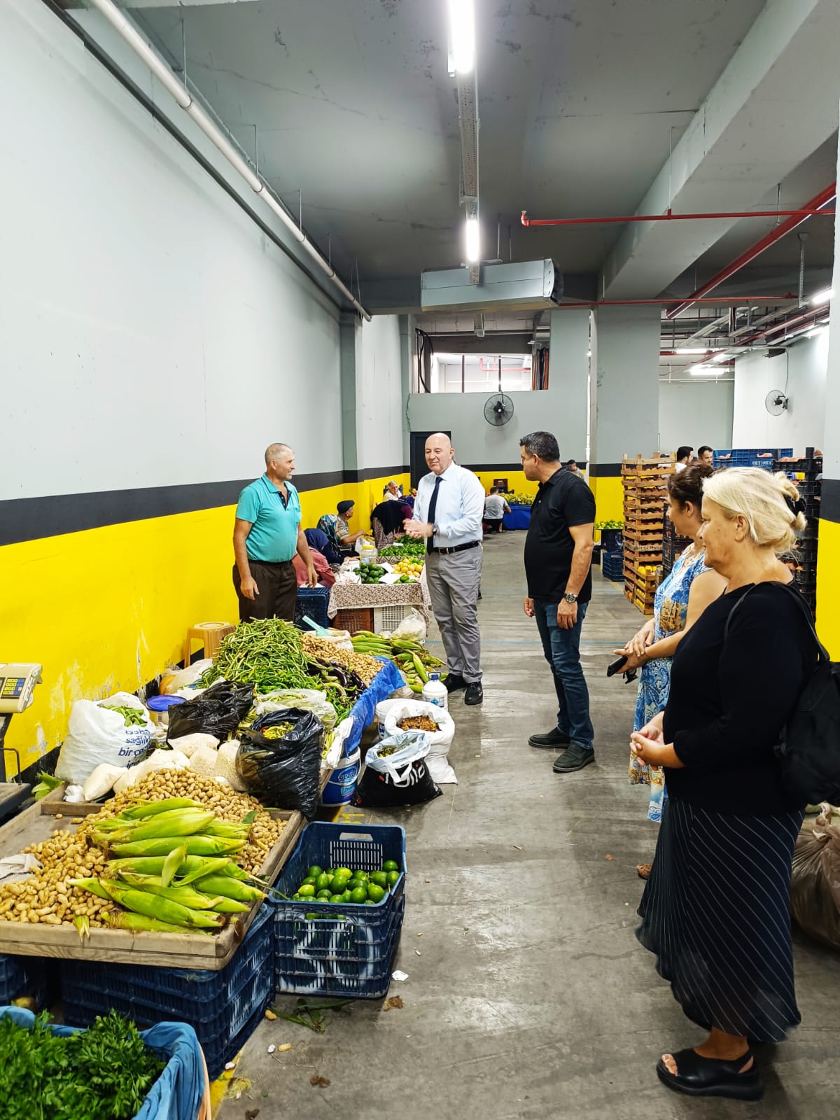 CHP Alanya İlçe Başkanlığı'ndan Cuma Pazarına ziyaret