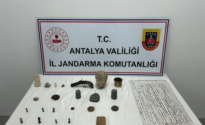 Hitit ve Roma dönemine ait paraları satarken yakalandı