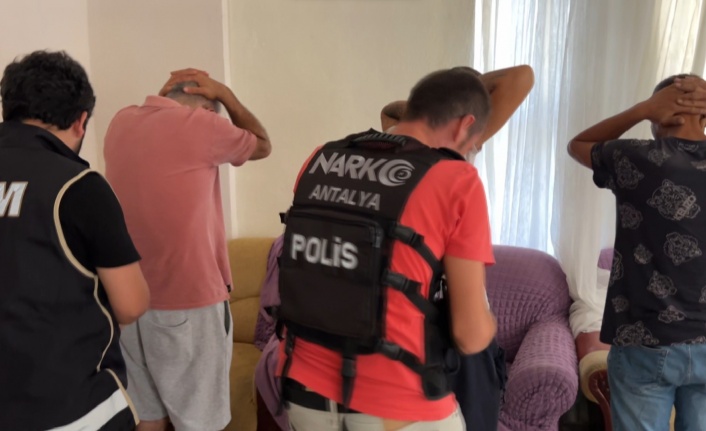 Alanya'da hava, kara ve deniz destekli dev uyuşturucu operasyonu