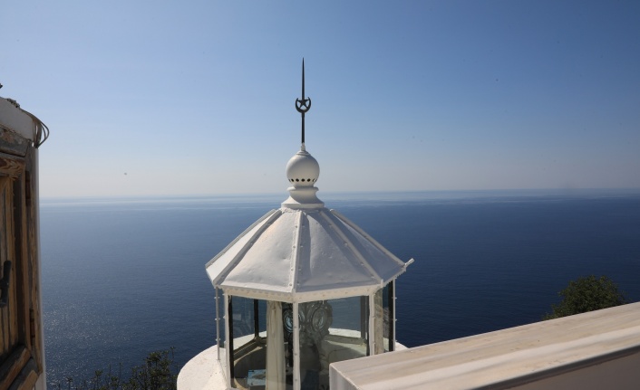 Alanya Feneri 143 yıllık tarihiyle Akdeniz'e ışık tutmaya devam ediyor