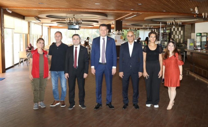 ALKÜ Rektörü Türkdoğan, öğrencileri karşıladı