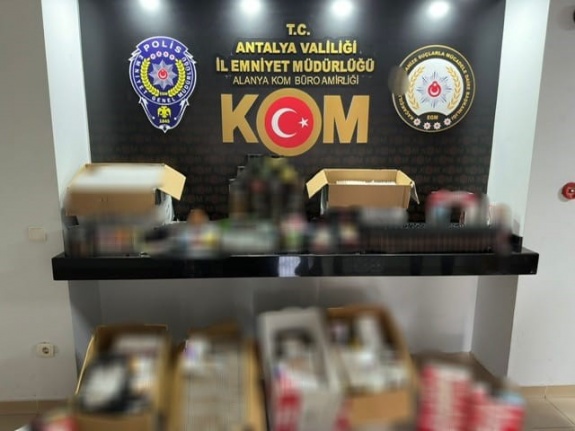 Antalya'da kaçak sigara operasyonlarında 10 şahsa işlem yapıldı