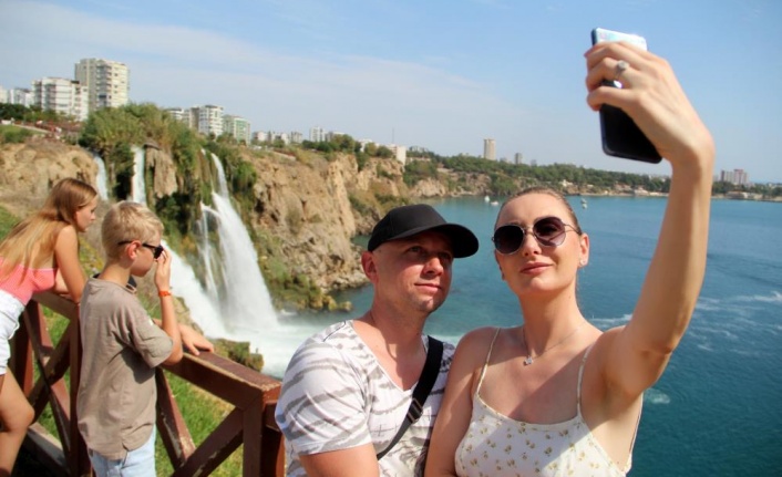 Antalya'nın dünyaca ünlü şelalesinin sonbahar manzarası mest etti
