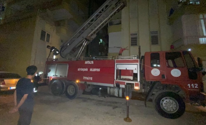 Pide fırınının bacasında çıkan yangın korkuttu