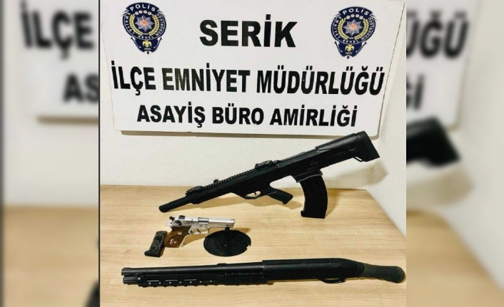 1 ayda yakalanan 124 şüpheliden 44'ü tutuklandı