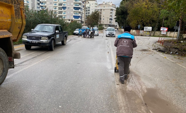 Alanya Belediyesi'nden Mahmutlar Mahallesi'ne drenaj çalışması