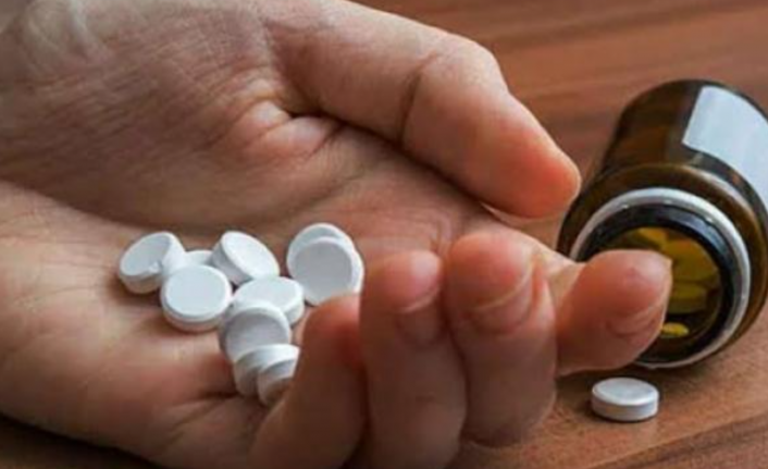 Alanya’da 22 yaşındaki genç kız yaşamına son vermek istedi