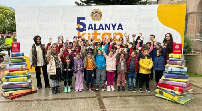 Alanya’da köy okulu öğrencilerine müthiş jest