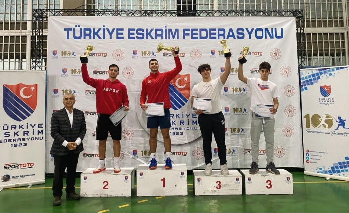 Alanyapor'un 2 sporcusu eskrimde  3'üncü oldu
