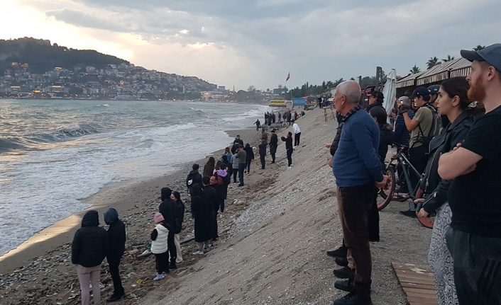 Alanya'da alkol aldıktan sonra denize giren şahıs boğuldu