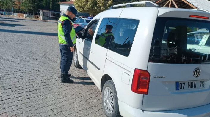 Alanya’da 3 araç daha trafikten men edildi