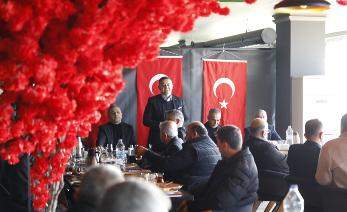 Başkan Yücel AK Parti Mahalle Başkanlarıyla bir araya geldi