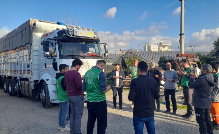 Deprem mağdurlarının içini ısıtacak kamyon yola çıktı