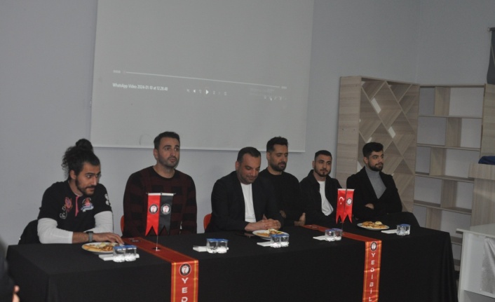 Efelere çoşkulu karşılama