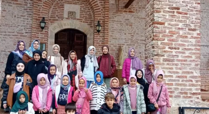 Kur’an kursu öğrencileri Alanya Kalesi’ni gezdi