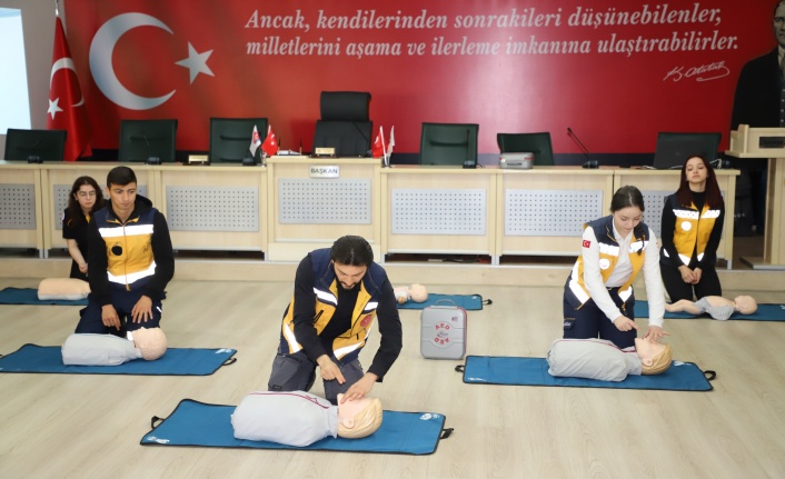 Alanya Belediyesi personeline ilk yardım eğitimi